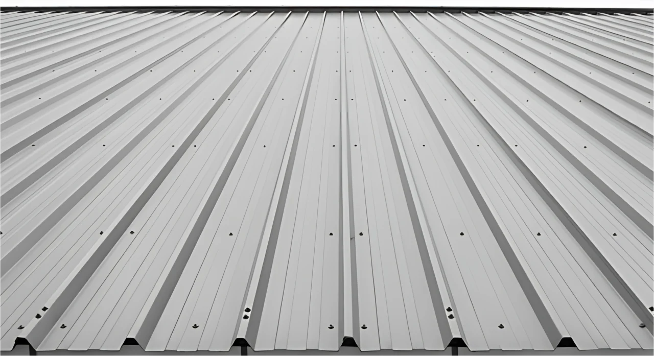 Panneaux sandwich agricoles de toiture distribué par ISOSELL. Une couverture durable et isolante pour bâtiments agricoles et d’élevage.