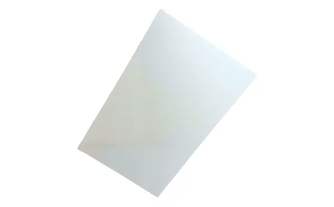 Plaque PVC HACCP ISOSELL pour murs et plafonds – surface lisse et brillante conforme CE 1935/2004 et HACCP – idéale pour cuisines professionnelles et laboratoires – isosell-pro.com