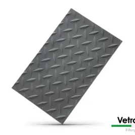 Plaque de sol antidérapante industrielle distribuée par ISOSELL en polyester renforcé de fibre de verre, surface diamant antiglisse pour sols d’ateliers et zones logistiques.